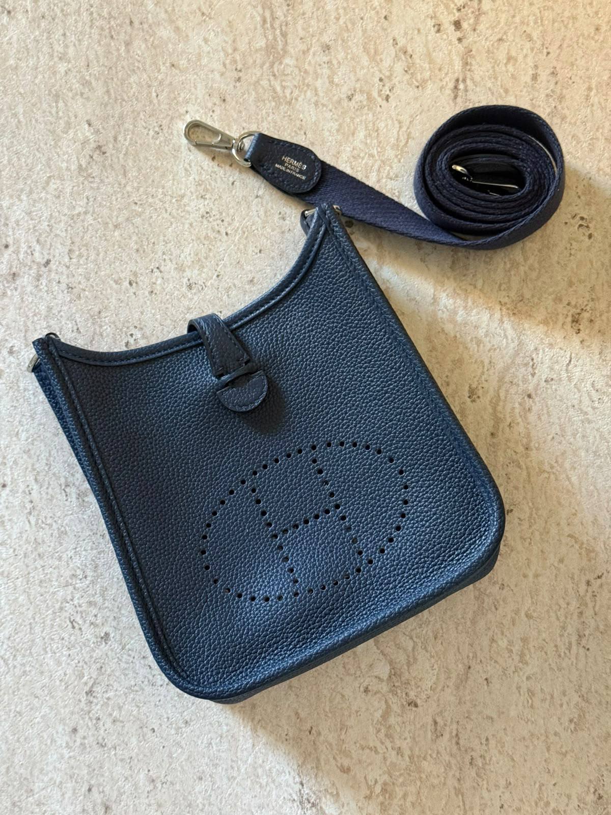 HERMES 💫

Super Master Quality ⚡️

Original Packing 🎁

Size 16CM📏

For Price 👇 WhatsApp✅
0568585901 
0507557372
0552275751 Owner Zain 👌

Zain321
♥️♥️♥️