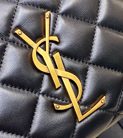YSL 
 GOOD QUALITY
 WITH BOX
🎁🎁🎁

110 dhs✅

Zain39
♥️♥️♥️