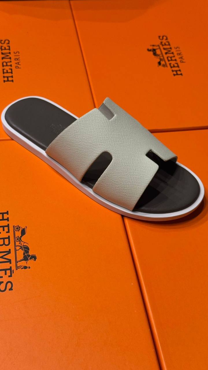 Hermes
Size 40-45⚡️
110 dhs💓

Zain83
♥️♥️♥️
