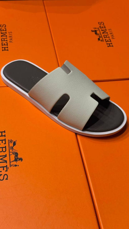 Hermes
Size 40-45⚡️
110 dhs💓

Zain83
♥️♥️♥️