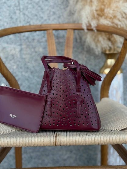 ALAIA
17cm 300 dhs🇦🇪🇦🇪
20cm 310 dhs🇦🇪🇦🇪
Top quality 
With box🎁

Zain167
♥️♥️♥️