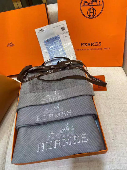 *New collections*
Hermes - LV
 *TOWEL*                                             
*s 31x31*
*m 31x75*
*L 80x150*                                          
*Super Master quality*
380 dhs🇦🇪🇦🇪

Zain308
♥️♥️♥️