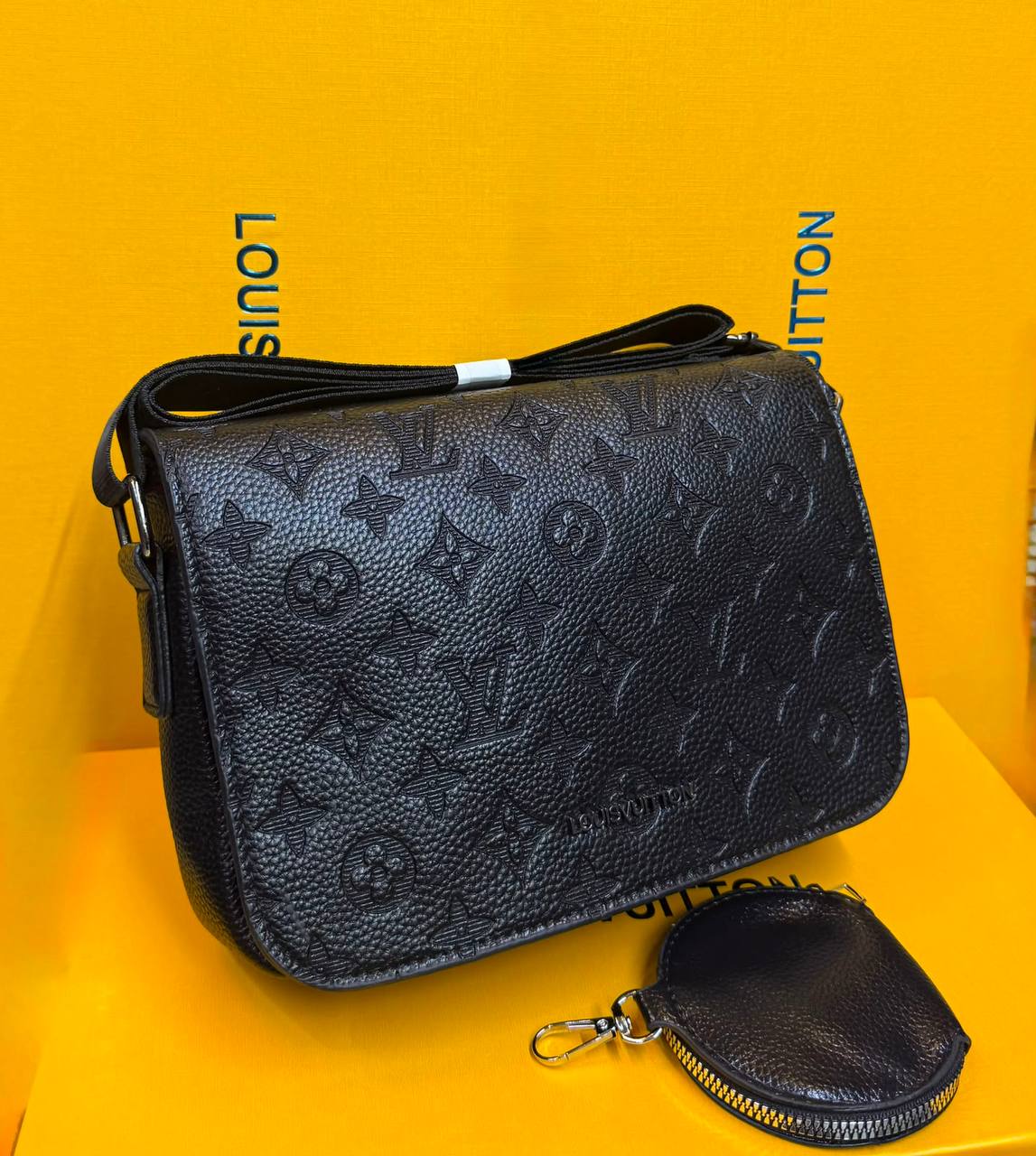 Mens Bags 
70 dhs🇦🇪🇦🇪

Zain93
♥️♥️♥️