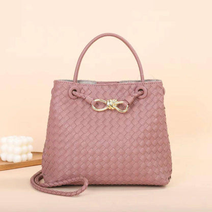 🎉 Offer 🎊  Prada / Bottega
Good quality 
Size : 25 * 22 cm
70 dhs🪙🌺
Limit Stock

Zain115
♥️♥️♥️