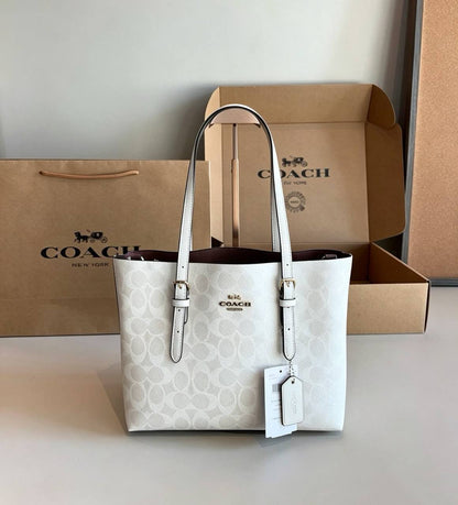 COACH 

NEW CAME 

GOOD QUALITY 
WITH BOX 
115 dhs🇦🇪🇦🇪

SIZE: 28cm

Zain295
♥️♥️♥️
