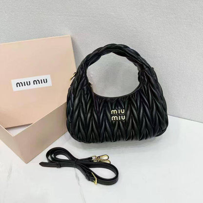 MIU MIU 
GOOD QUALITY *

WITHBOX 
🎁🎁🎁

110 dhs🪙🖤
*SIZE 25CM*…

Zain39
♥️♥️♥️
