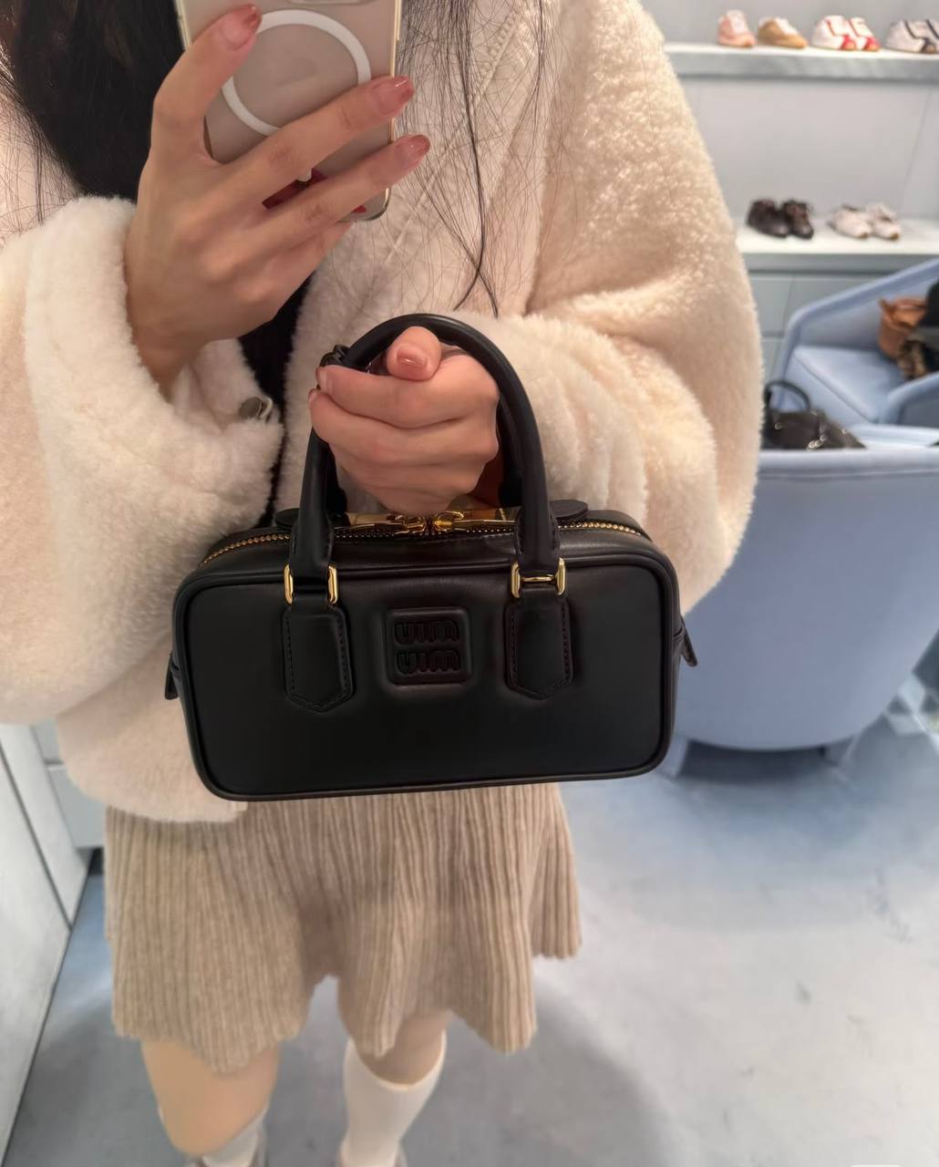 Miu Miu
95 dhs🇦🇪🇦🇪
with box

Zain07
♥️♥️♥️