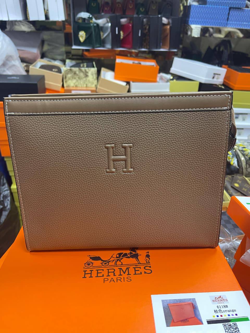Hermes 
Size: 26cm

With box 
🎁🎁🎁

65 dhs🗽

Zain50
♥️♥️♥️