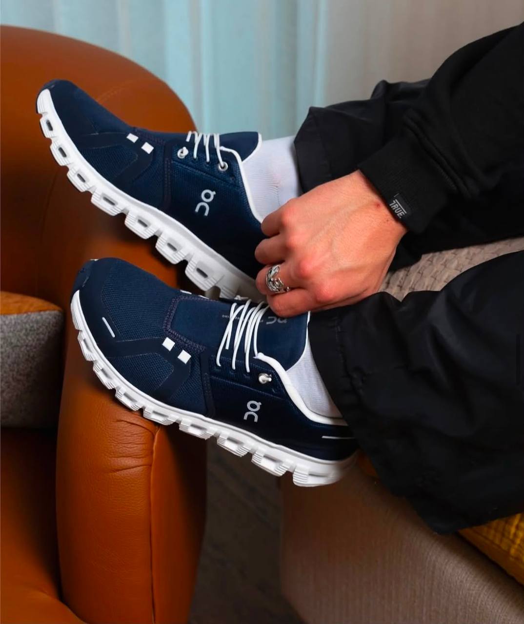 On Running Cloud 6
Midnight White ，
Size 36-45 ，
230 dhs💛

Zain18
♥️♥️♥️