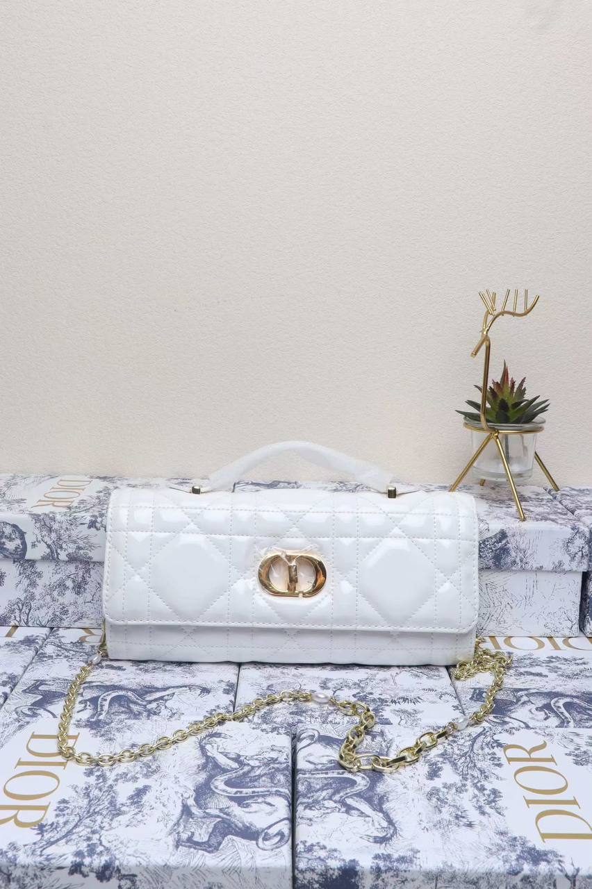 Dior
withbox 
100 dhs🇦🇪🇦🇪

Zain143
♥️♥️♥️