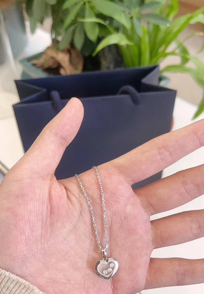 Chopard SET😍
Necklace 🦋
Earring👀
Ring 💍 available size👇
6,7,8,9
Master quality 💯

With normal boxes 📦 
120 dhs🇦🇪🇦🇪

With master box 🗃️ 
200 dhs 🇦🇪🇦🇪


Zain216
♥️♥️♥️