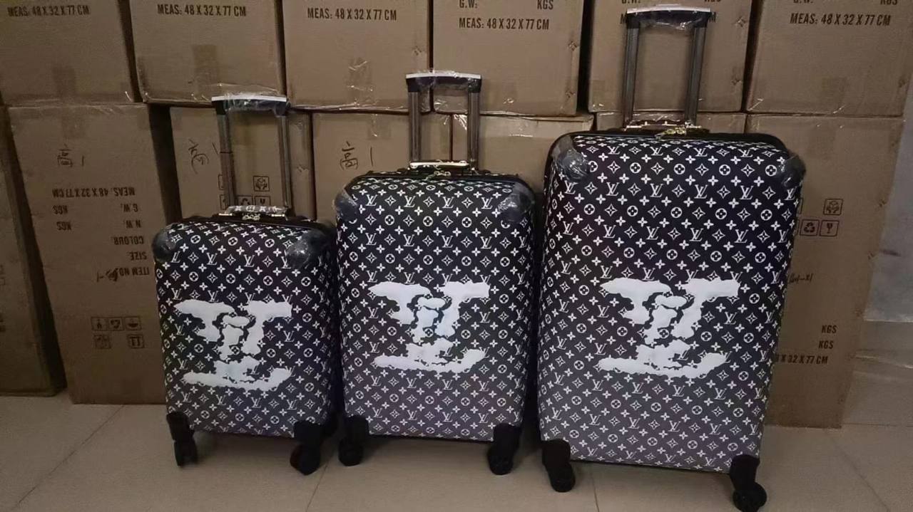 Travel Bags Set
570 dhs✅

Zain200
♥️♥️♥️
