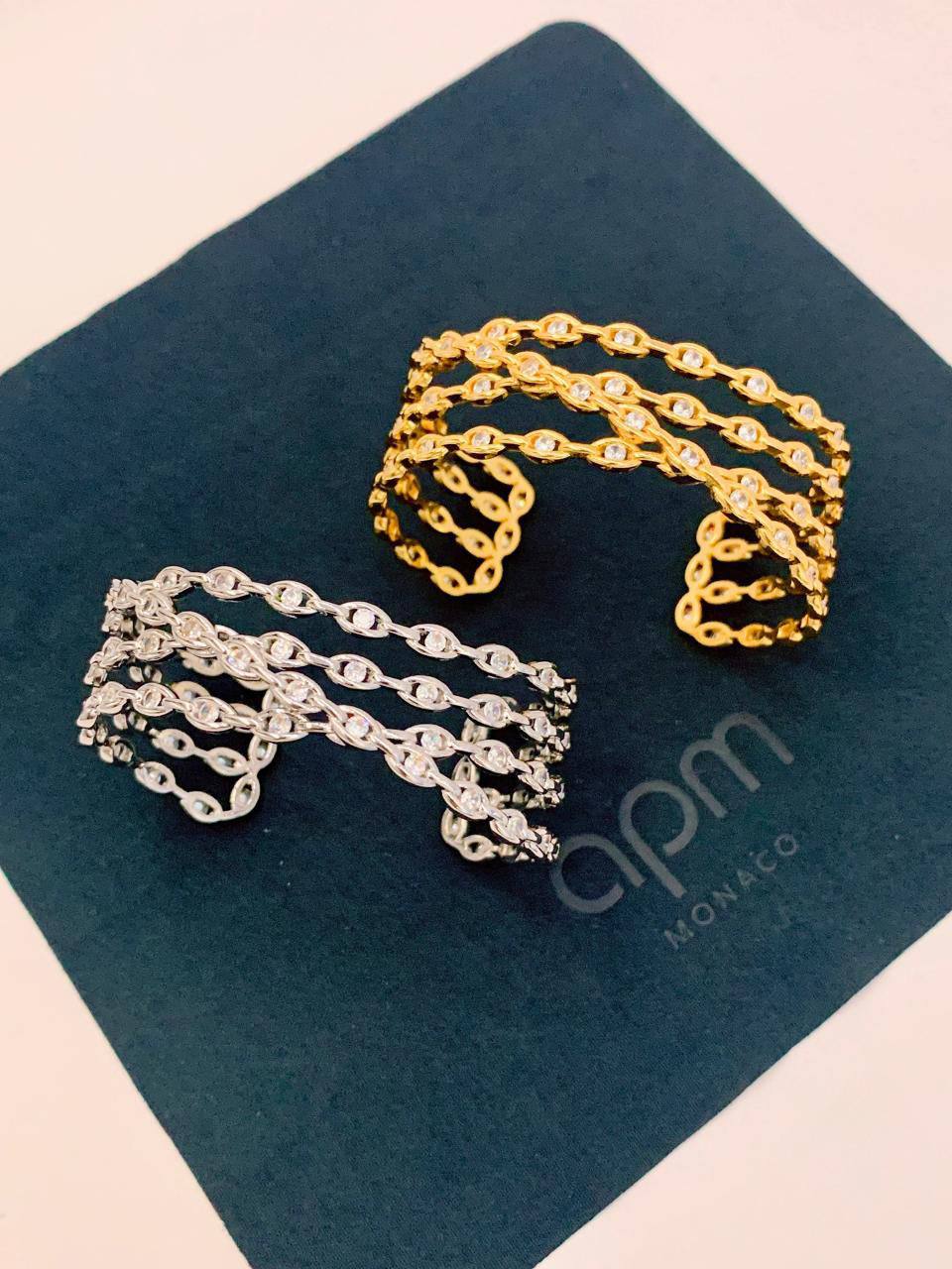 APM
MASTER BANGLE
90 dhs❤️ 

WITH GOOD BOX AND PAPER BAG🎁🎁🎁


Zain89
♥️♥️♥️
