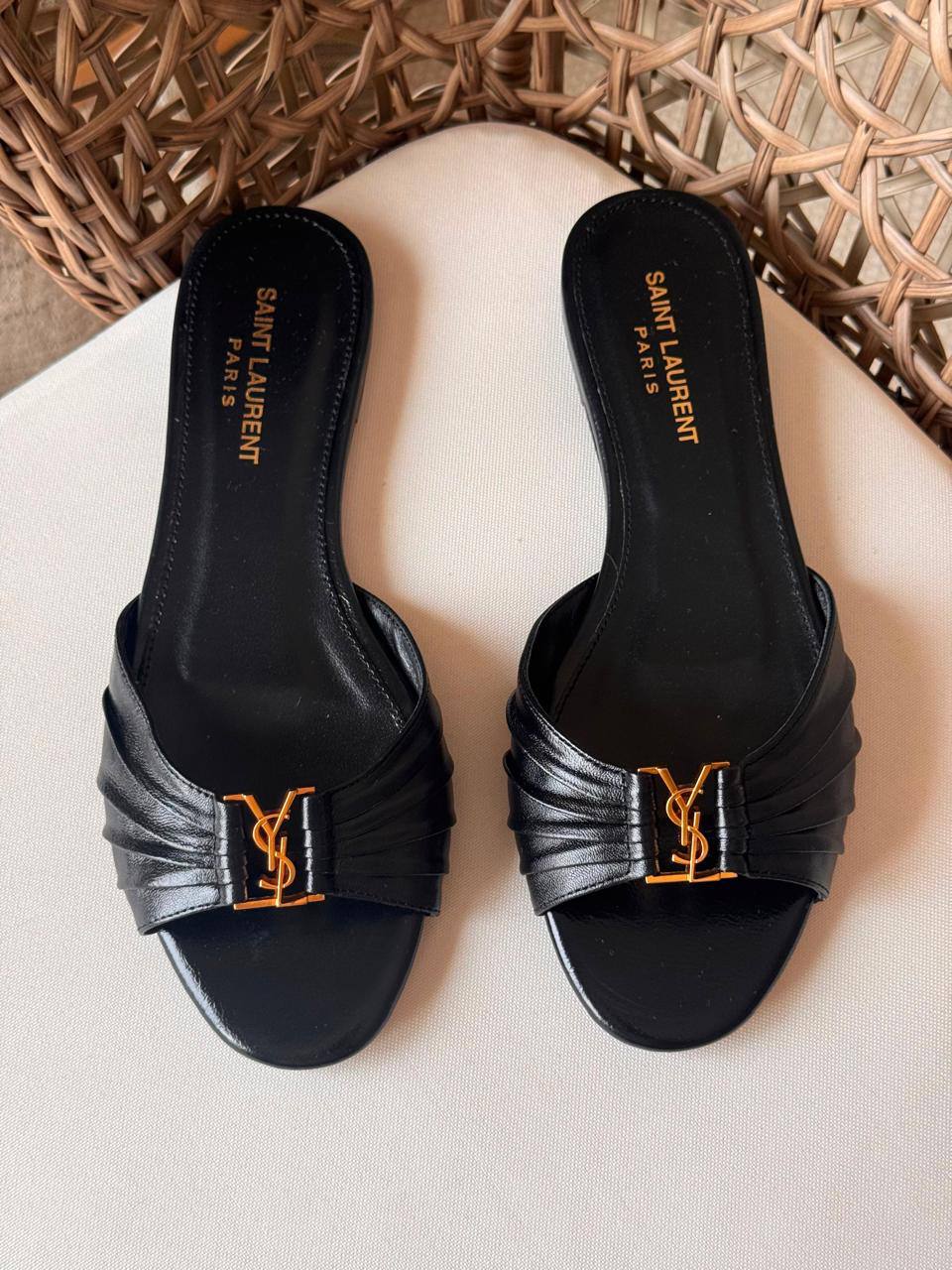 YSL 
✨ New Collection
👠 36–41
💎 Premium Quality
🔥 Super Master
450 dhs✅

Zain198
♥️♥️♥️