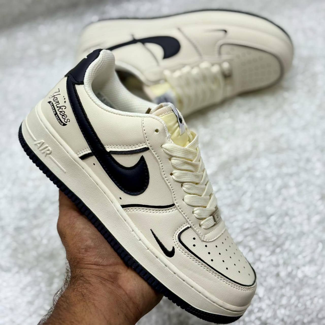 NIKE
40 to 45 size
95 dhs🪙🌨️

Zain27
♥️♥️♥️