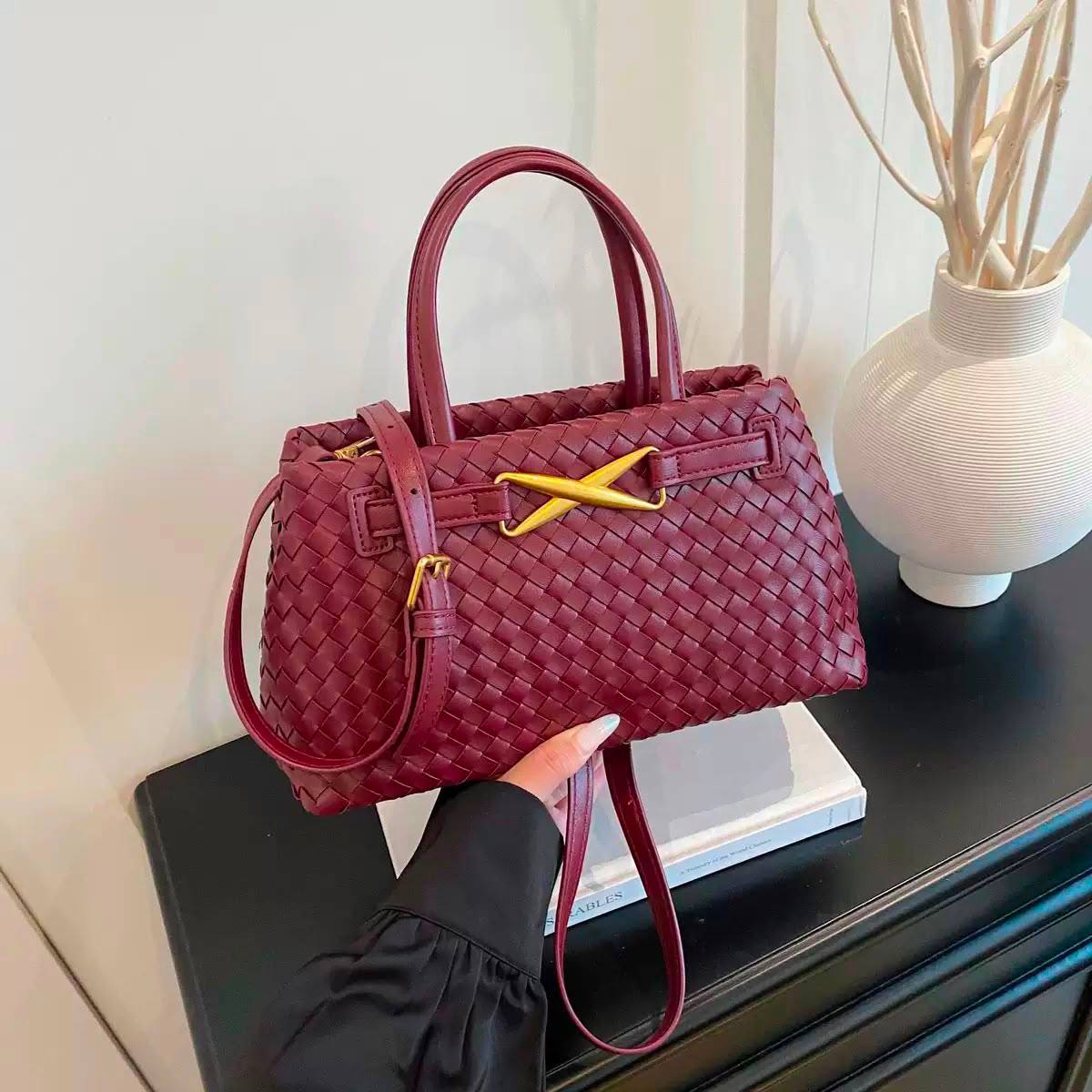 BOTTEGA 
GOOD QUALITY 
120 dhs✅

Zain39
♥️♥️♥️