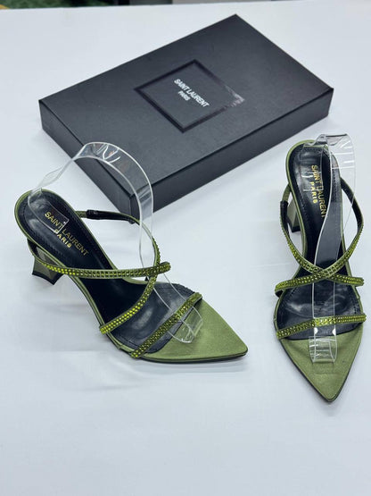 YSL
Size 36-41
120 dhs🪙💕

Zain86
♥️♥️♥️