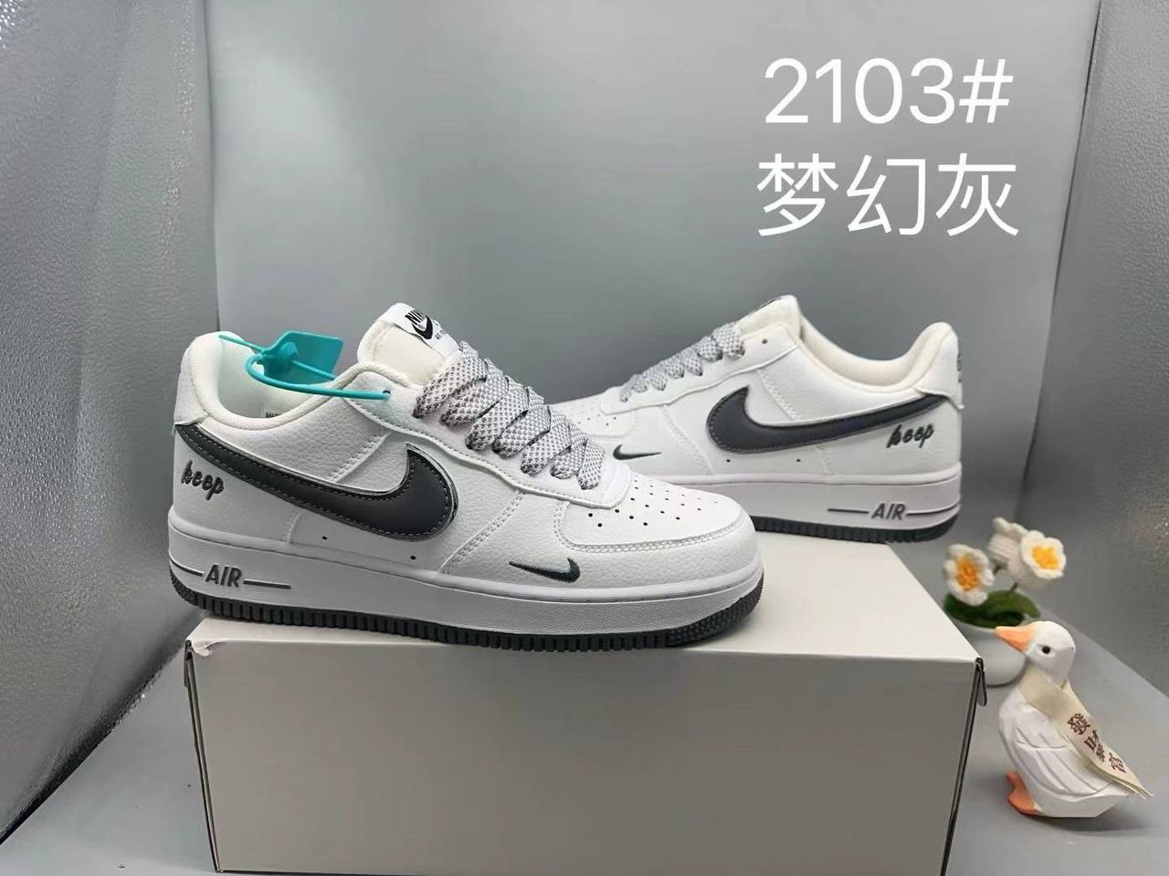 Airforce 1
Size 40 to 45
100 dhs💓

Zain27
♥️♥️♥️