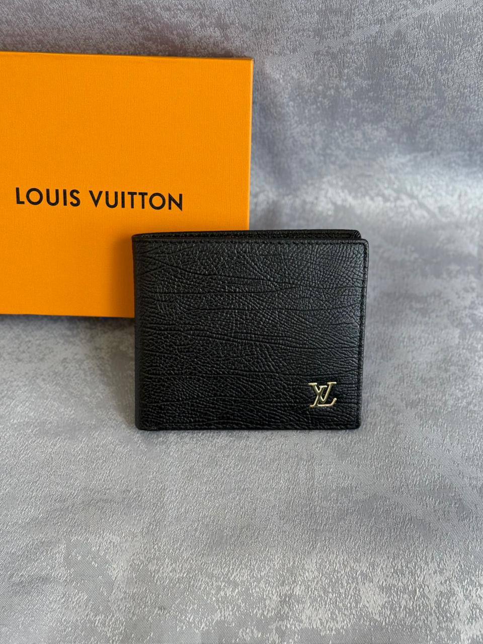 LV
*Men Wallet*
*Master Quality*
230 dhs✅

Zain179
♥️♥️♥️