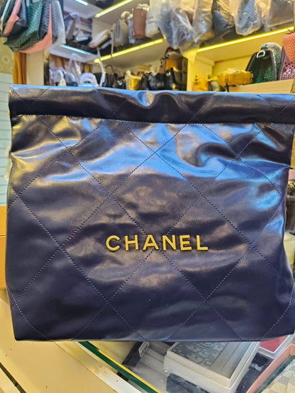 Chanel
Master 
250 dhs❤️

Zain10
♥️♥️♥️