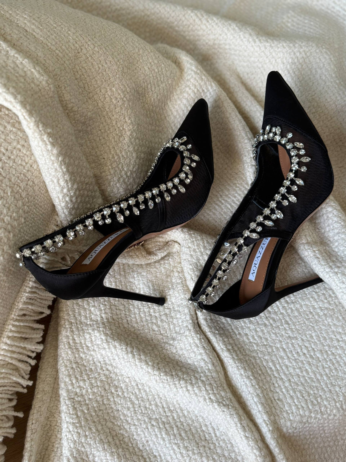 AQUAZZURA 

36 to 41

430 dhs🇦🇪🇦🇪🇦🇪

Zain288
♥️♥️♥️