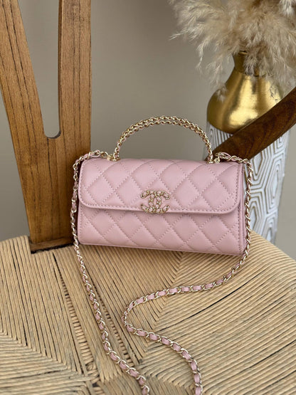 New collection✨✨✨
CHANEL
15cm
340 dhs❣️
18cm
360 dhs❣️
Top quality 
With box🎁

Zain167
♥️♥️♥️