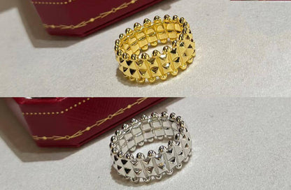 Cartier 
Ring 💍 
Size 6,7,8,9
Master quality 💯
With normal boxes 📦 
50 dhs💓

Zain216
♥️♥️♥️