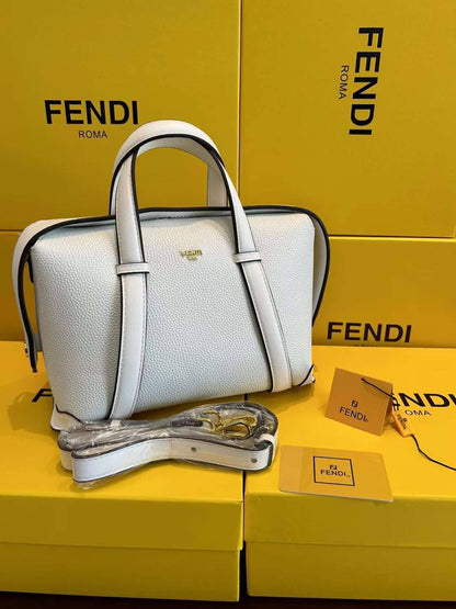 💐 Brand Boston
1️⃣ First  quality
Size : 27 * 25 cm
90 dhs🪙🌨️

Zain115
♥️♥️♥️