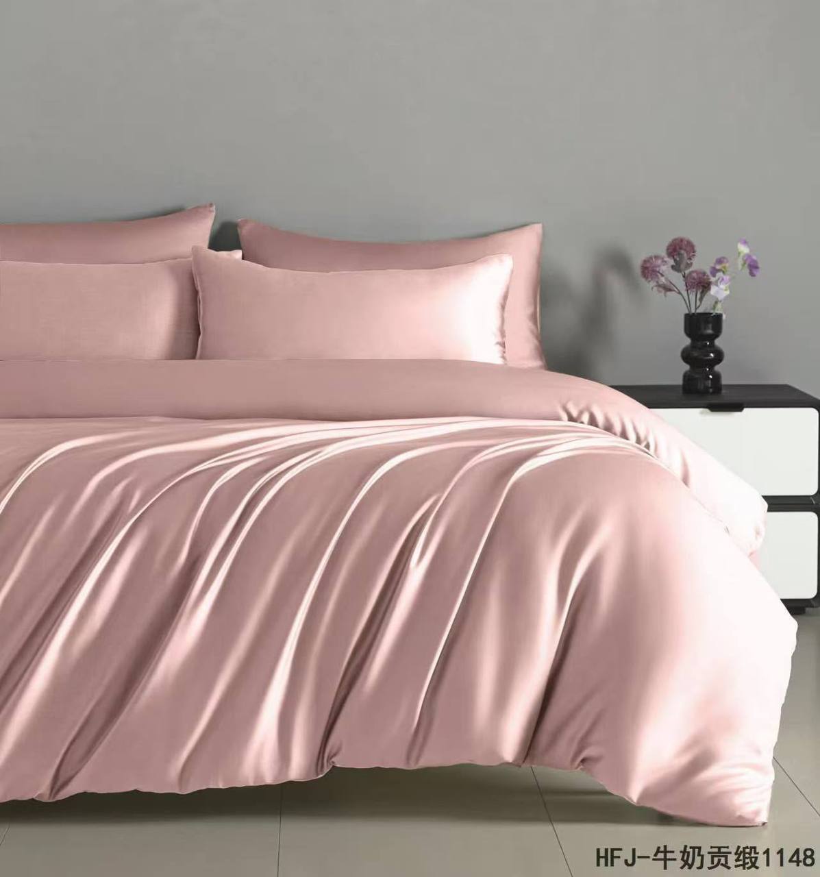 New collection 
Master 💥💥
Bedsheets set
100 %
Silk 
King size cover 6pcs set 
1 duvet cover 240/220
1 fitted sheets 200/200+30
4 pillowcases 75/50
170 dhs🇦🇪🇦🇪

Zain99
♥️♥️♥️