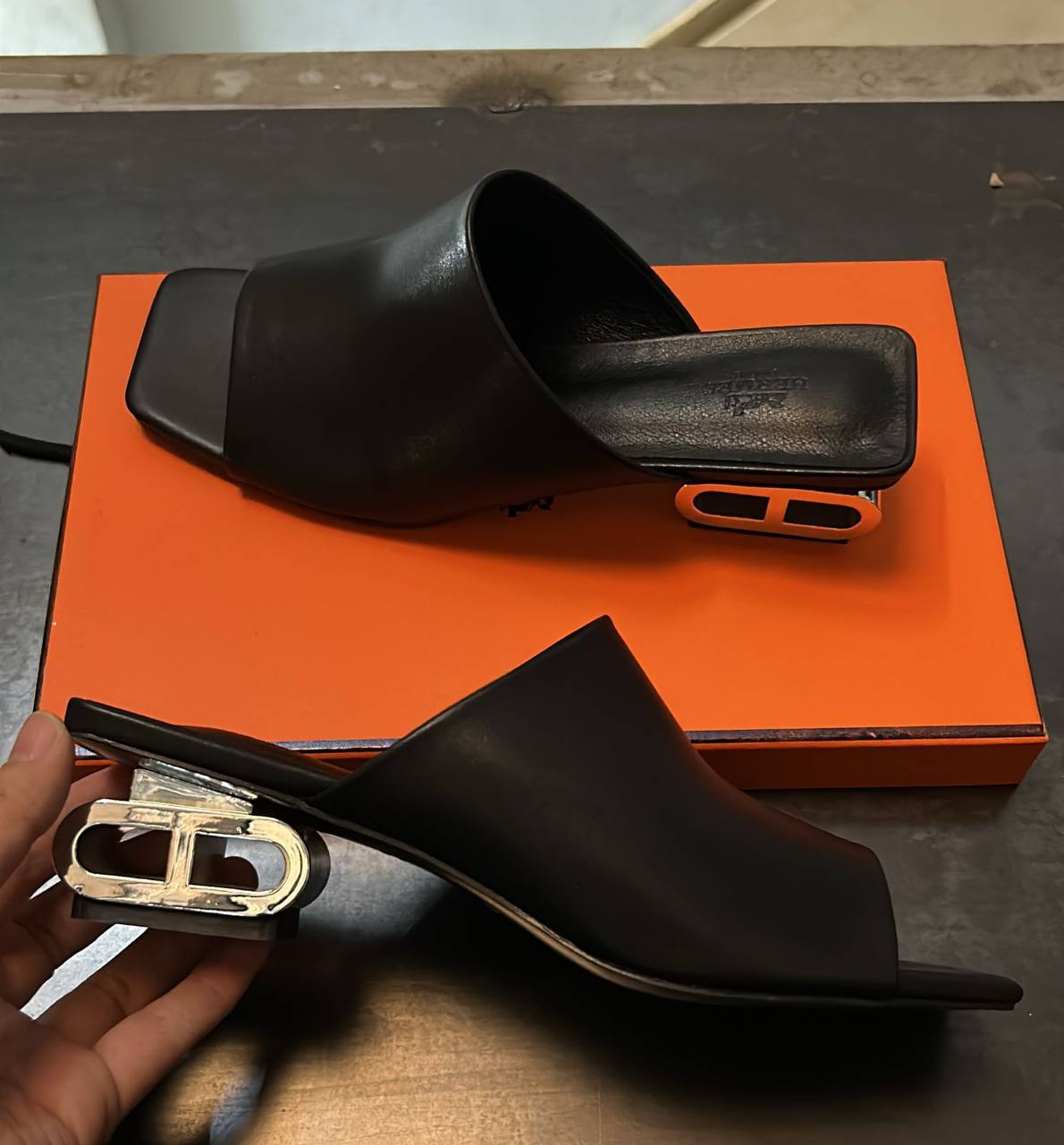 Hermes 

Size 36 to 41

110 dhs💓

Zain146
♥️♥️♥️