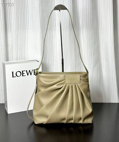 Loewe
Master
340 dhs✅
#30cm💕🥳💁‍♂️

Zain228
♥️♥️♥️