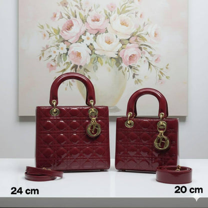 CHRISTIAN LADY DIOR
ɢʟᴏssʏ ᴍᴀᴛᴇʀɪᴀʟ
ɢᴏʟᴅ ʜᴀʀᴅᴡᴀʀᴇ
ᴡɪᴛʜ ᴡᴇʙ ʟᴏɴɢ sᴛʀᴀᴘ
ᴡɪᴛʜ BOX
🎁🎁🎁
 *sɪᴢᴇ: 24 cm = Pʀɪᴄᴇ 110 ᴅʜs* 
  
 *sɪᴢᴇ: 20 ᴄm = Pʀɪᴄᴇ 100 ᴅʜs* 

Zain31
♥️♥️♥️