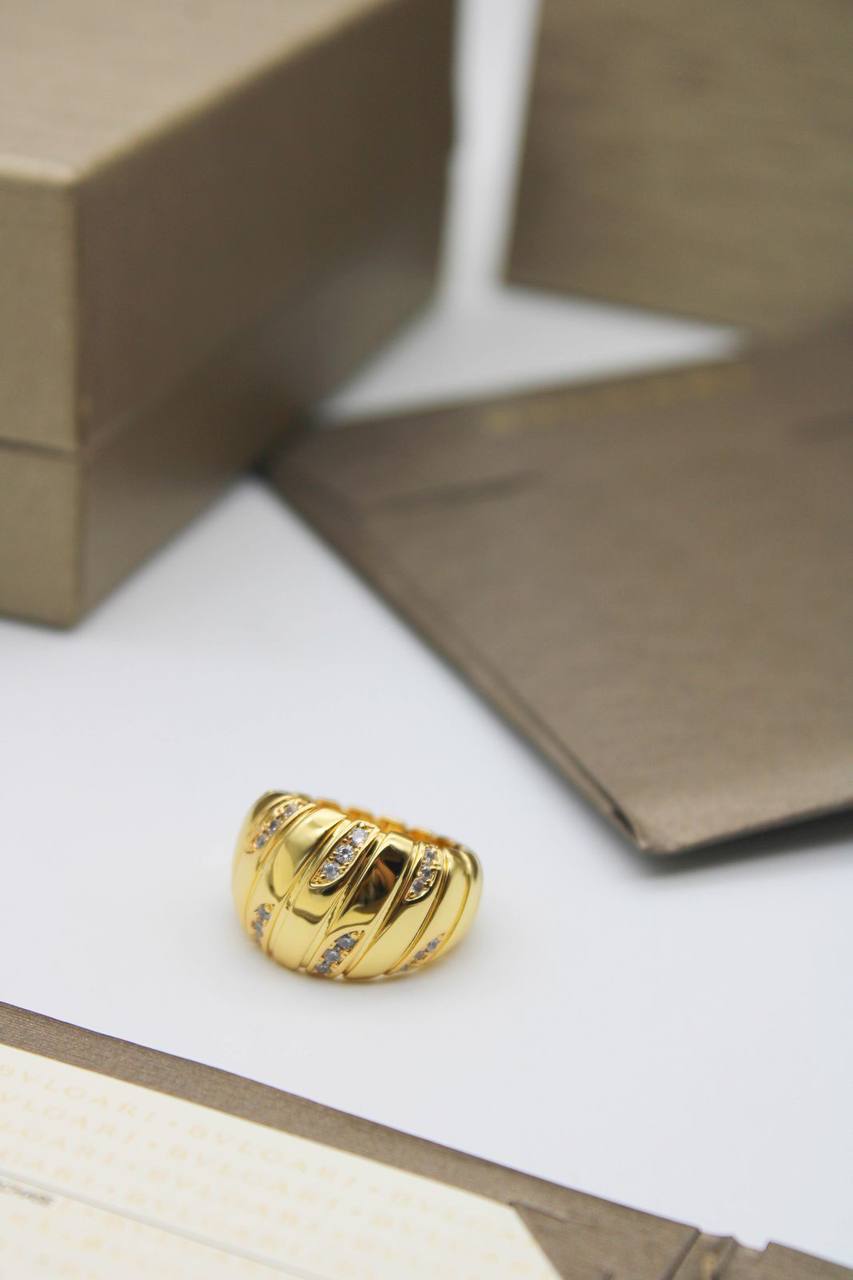 Bvlgari
55 dhs✅ 

normal box

Zain122
♥️♥️♥️