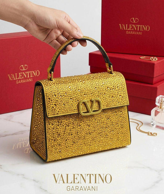 VALENTINO 
115 dhs✅

with box
🎁🎁🎁

Zain90
♥️♥️♥️