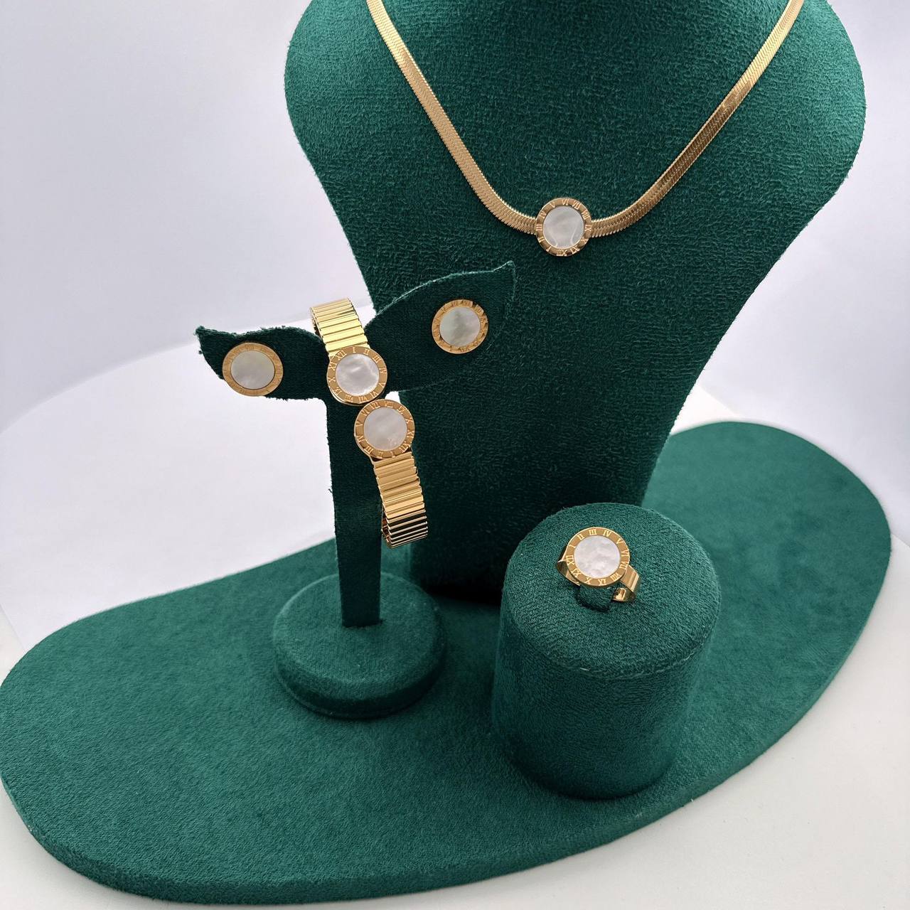 Full Set
45 dhs🪙🌨️

Zain37
♥️♥️♥️