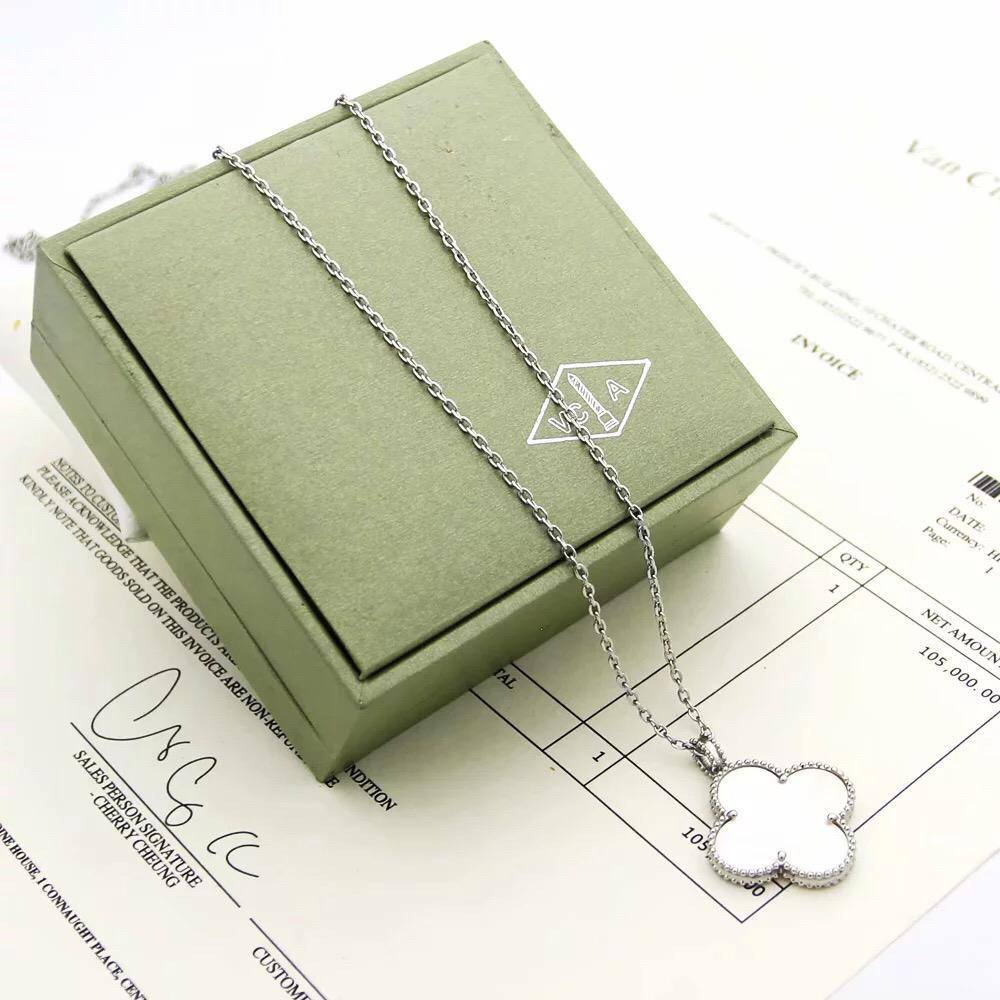 VCA 
LONG NECKLACE
70 DHS🇦🇪🇦🇪
WITH BOX AND PAPER BAG🛍️🎁

Zain89
♥️♥️♥️