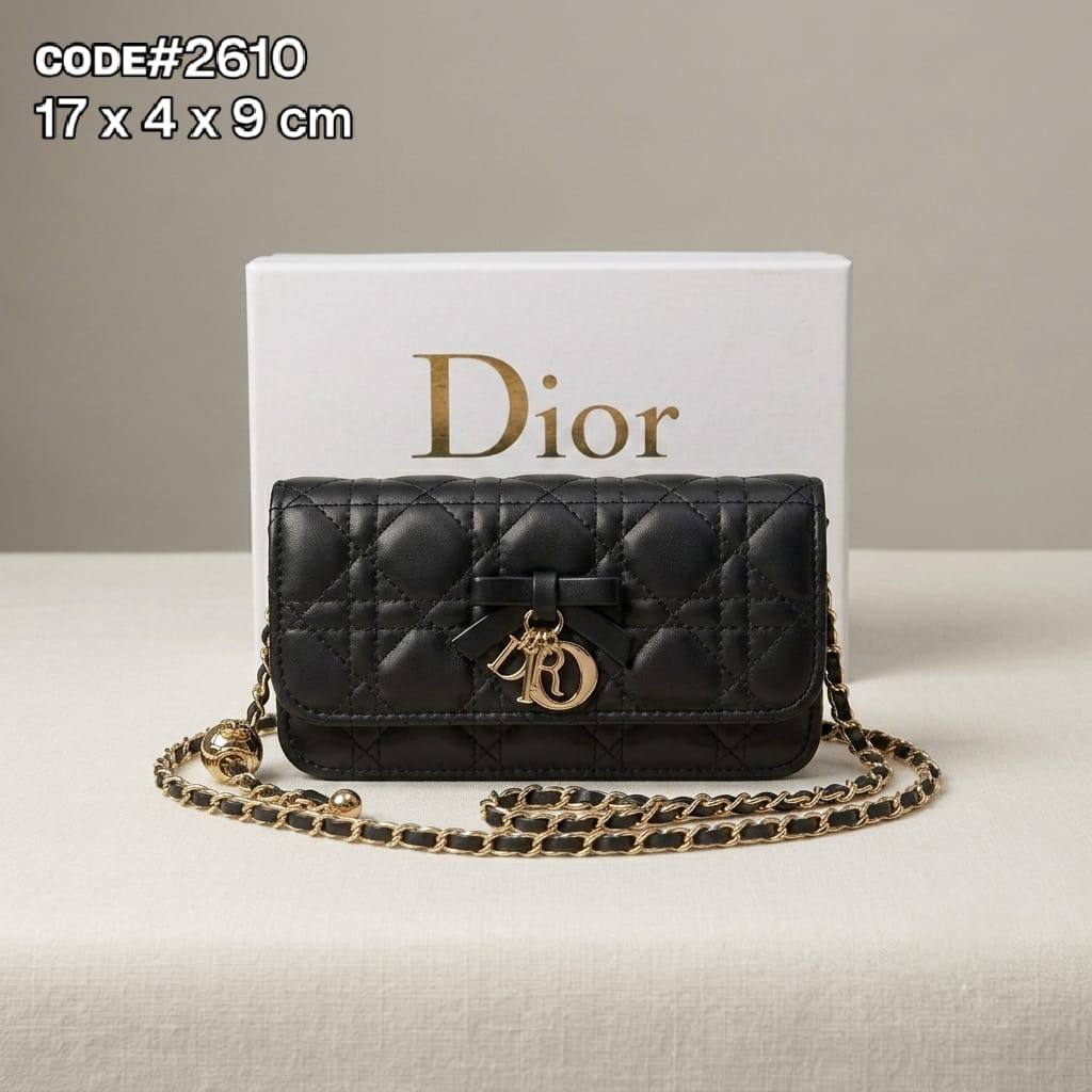 CHRISTIAN DIOR
PHONE ᴄʀᴏss ʙᴀɢ
ғʟᴀᴘ ᴄᴀʟғsᴋɪɴ ʟᴇᴀᴛʜᴇʀ
ɪɴ ʙᴏᴡ ᴅɪᴏʀ ᴄʜᴀʀᴍs
ɪᴛ ʜᴀs ʙᴀʟʟ ᴀᴅᴊᴜsᴛᴀʙʟᴇ
ғᴏʀ ᴄʜᴀɪɴ ɢᴏʟᴅ sᴛʀᴀᴘ
sɪᴢᴇ : 17 cm
ᴡɪᴛʜ BOX

75 dhs🇦🇪🇦🇪

Zain31
♥️♥️♥️