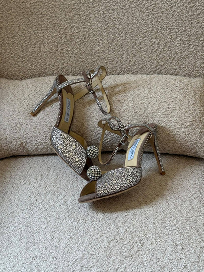 Jimmy choo

𝐒𝐢𝐳𝐞𝐬: 𝟑𝟔 — 𝟒𝟏
560 dhs🇦🇪🇦🇪

Zain298
♥️♥️♥️