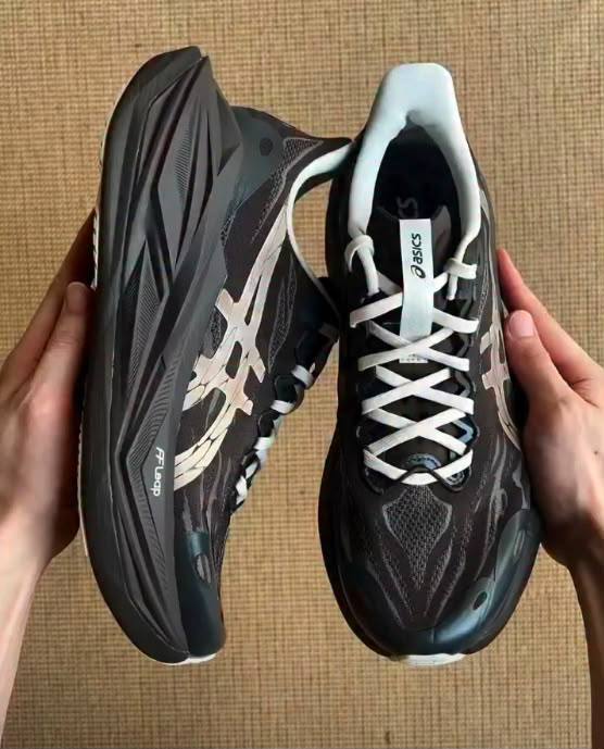 ASICS × Blacktoes 
SUPERBLAST 3 , 
40 to 45 ‏

230 dhs

Zain196
♥️♥️♥️