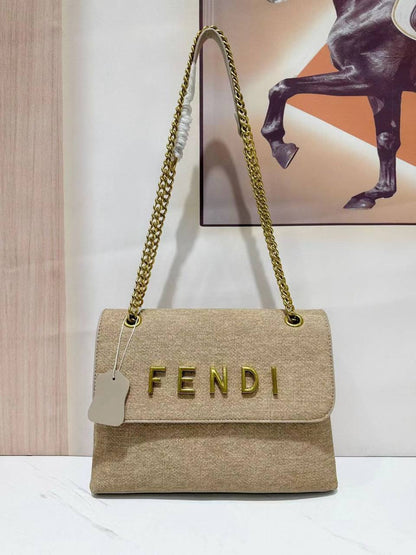 FENDI

best quality 
with box

110 dhs🇦🇪🇦🇪

size28CM

Zain290
♥️♥️♥️