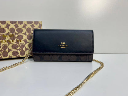 Coach - CH - DKNY
85 dhs❣️
with box
🎁🎁🎁

size 19×5×11cm

Zain41
♥️♥️♥️
