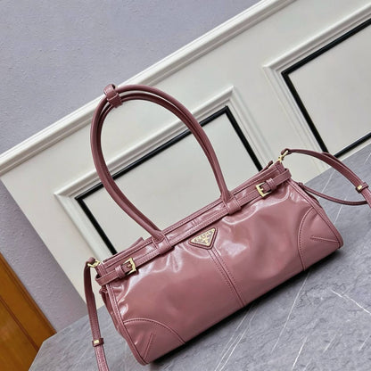 PRADA 
COPY ONE 
210 dhs✅

Zain295
♥️♥️♥️