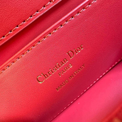 MISS DIOR 

HIGH QUALITY 

OFFER 

WITH BOX 

65 DHS🇦🇪🇦🇪

Zain295
♥️♥️♥️
