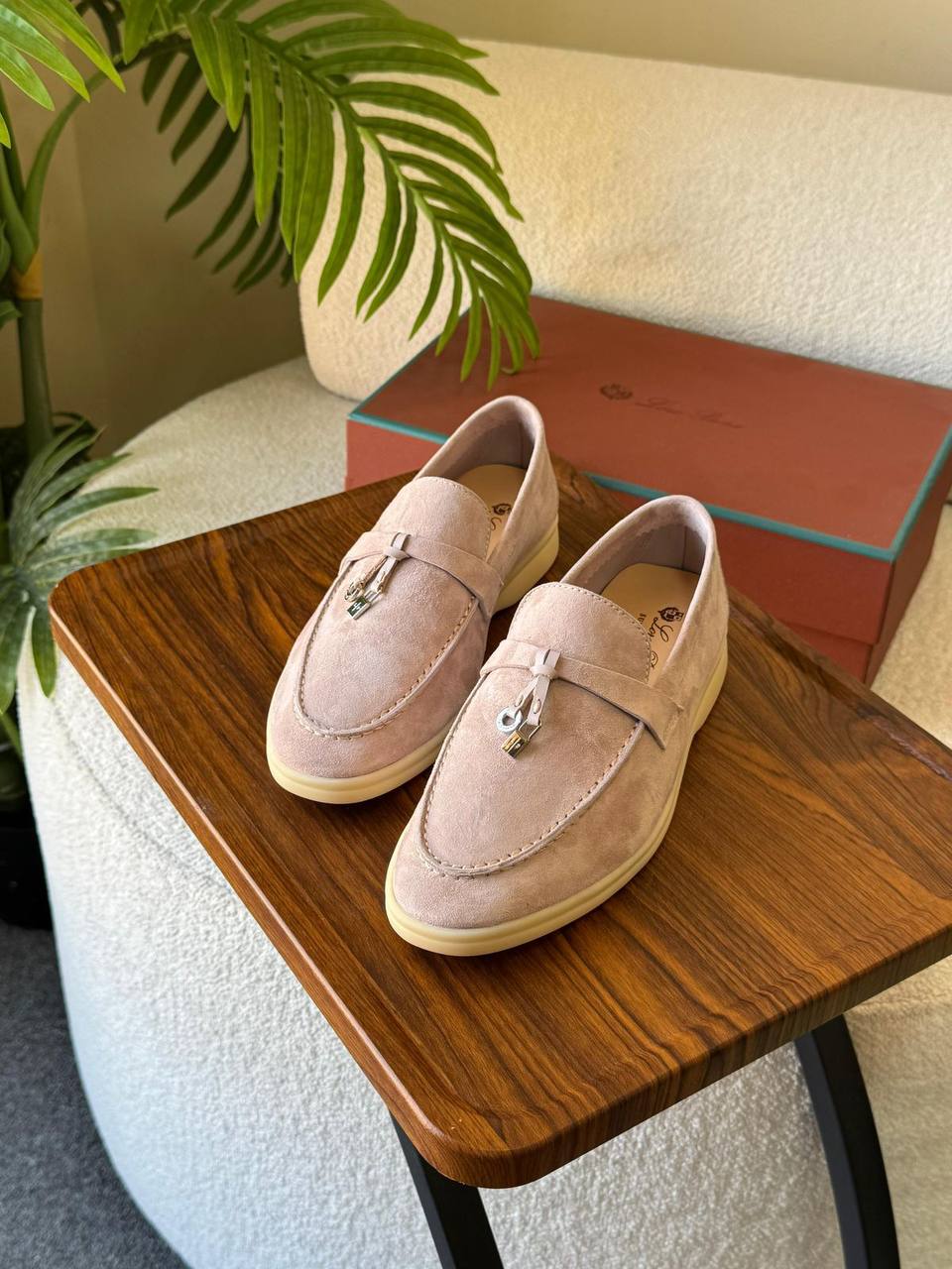 LORA PIANA 
SuperMaster Quality 💯
450 dhs💓
Size:36-41💥

Zain171
♥️♥️♥️