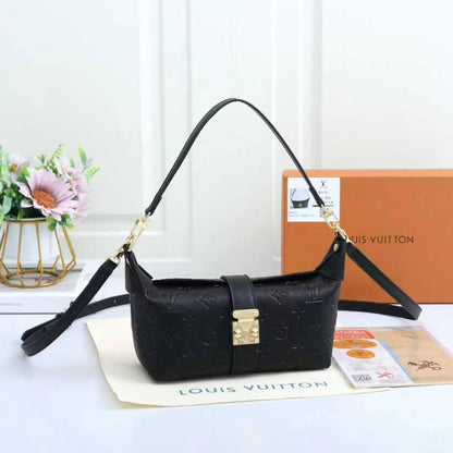 LV

95 dhs🇦🇪🇦🇪

with box
size 22×8×10cm

Zain42
♥️♥️♥️