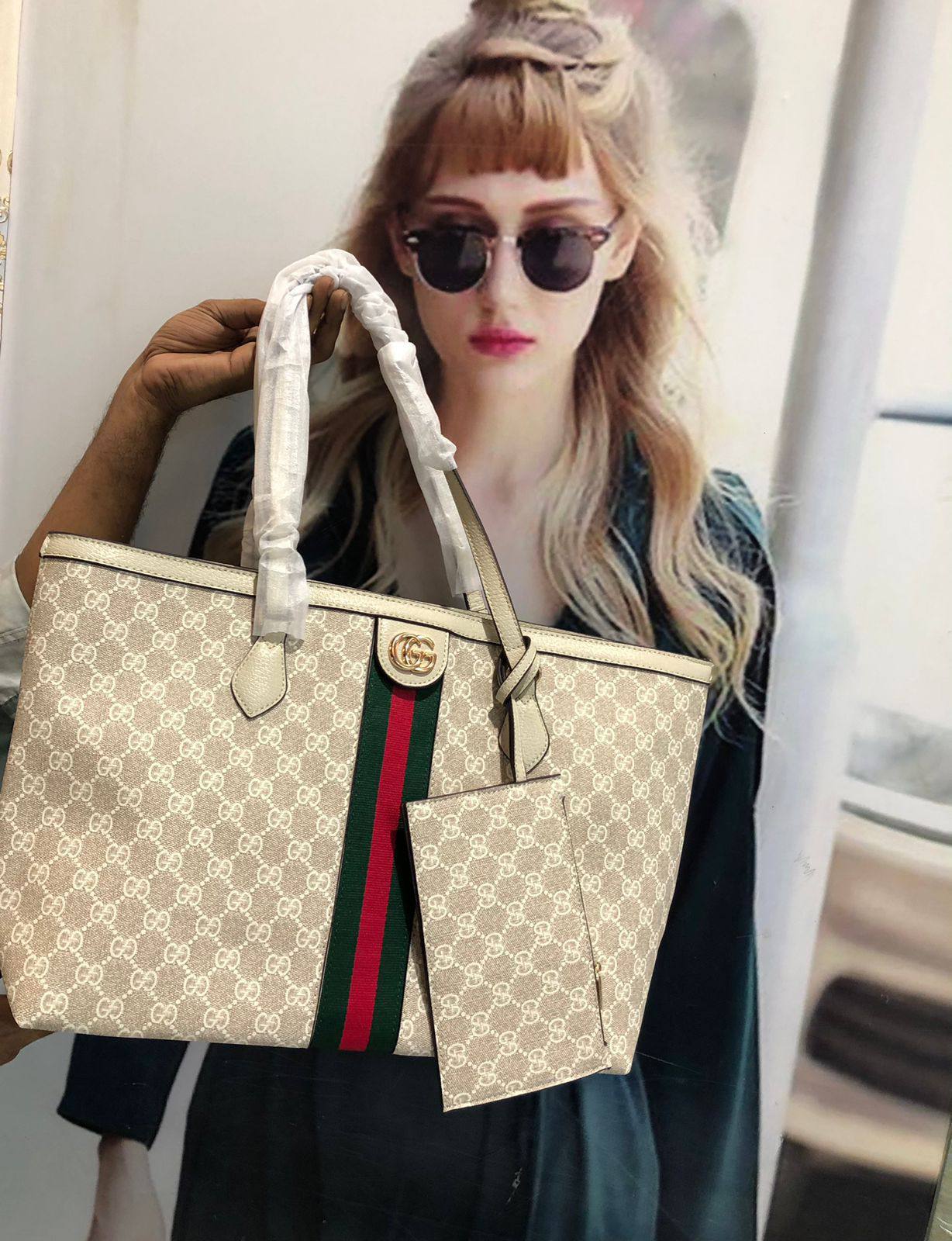 Gucci 
2in1
90 dhs🗽

Zain250
♥️♥️♥️