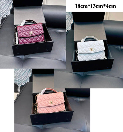 CHANEL 
COPY ONE 
 WITH BOX 
150 dhs🇦🇪🇦🇪

Zain295
♥️♥️♥️