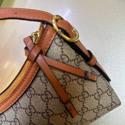 GUCCI 

NEW CAME 
GOOD QUALITY 

WITH BOX 
90 dhs🇦🇪🇦🇪

Zain295
Zain17
♥️♥️♥️