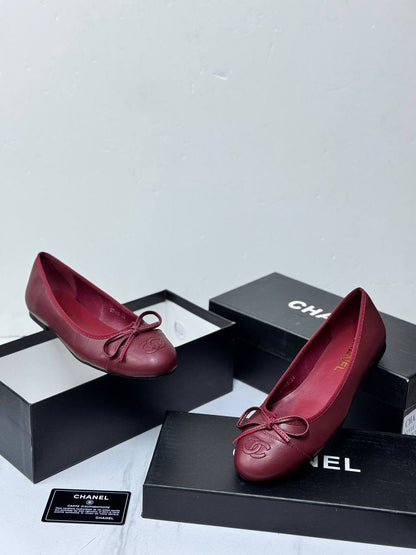 CHANEL 
Size 36-41
105 dhs✅

Zain21
♥️♥️♥️