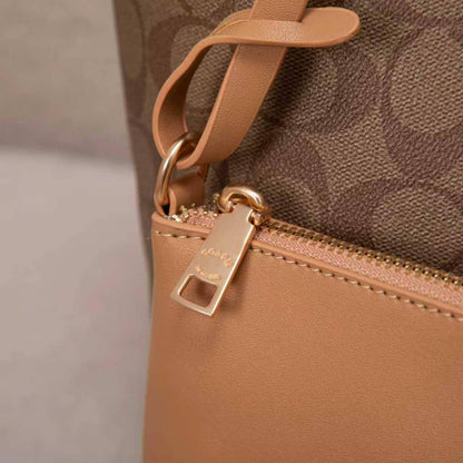 Coach
100 dhs❣️
2in1
Both sides are usable.

Zain07
♥️♥️♥️